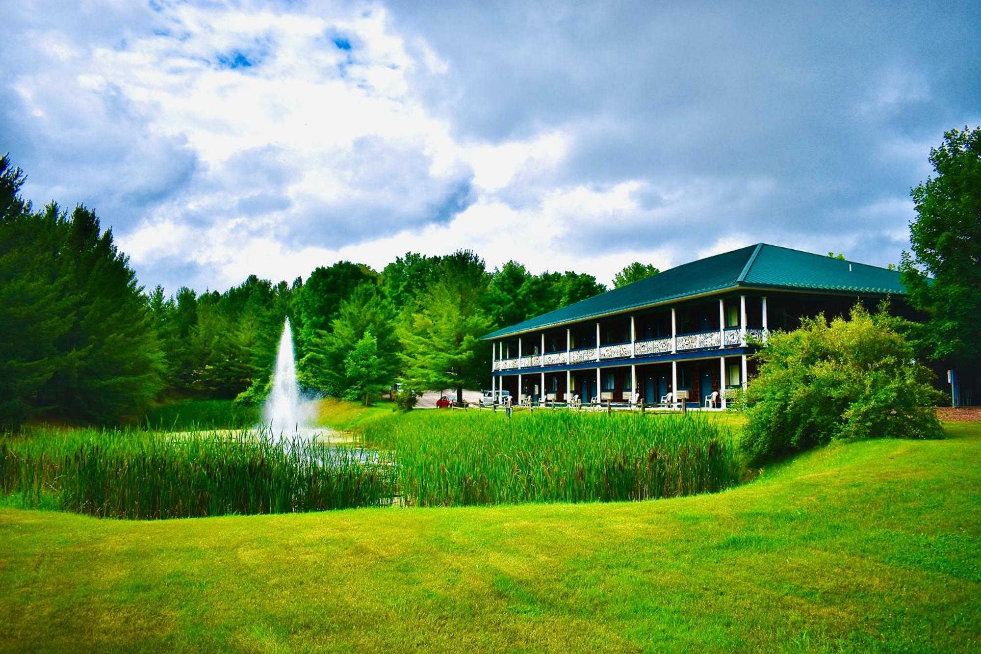 Bellaire 4 Season Fun At Legend Cottage Inn المظهر الخارجي الصورة